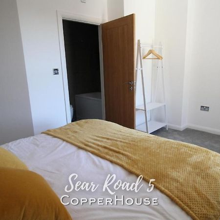 Beautiful Apartments On The Sea Front - Sea Road 5 フェリックストウ エクステリア 写真