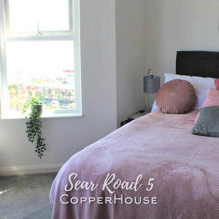 Beautiful Apartments On The Sea Front - Sea Road 5 フェリックストウ エクステリア 写真