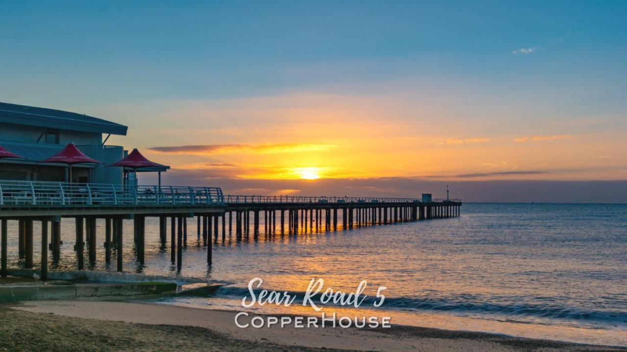 Beautiful Apartments On The Sea Front - Sea Road 5 フェリックストウ エクステリア 写真