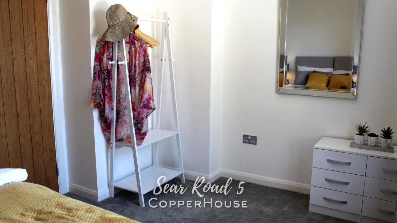 Beautiful Apartments On The Sea Front - Sea Road 5 フェリックストウ エクステリア 写真